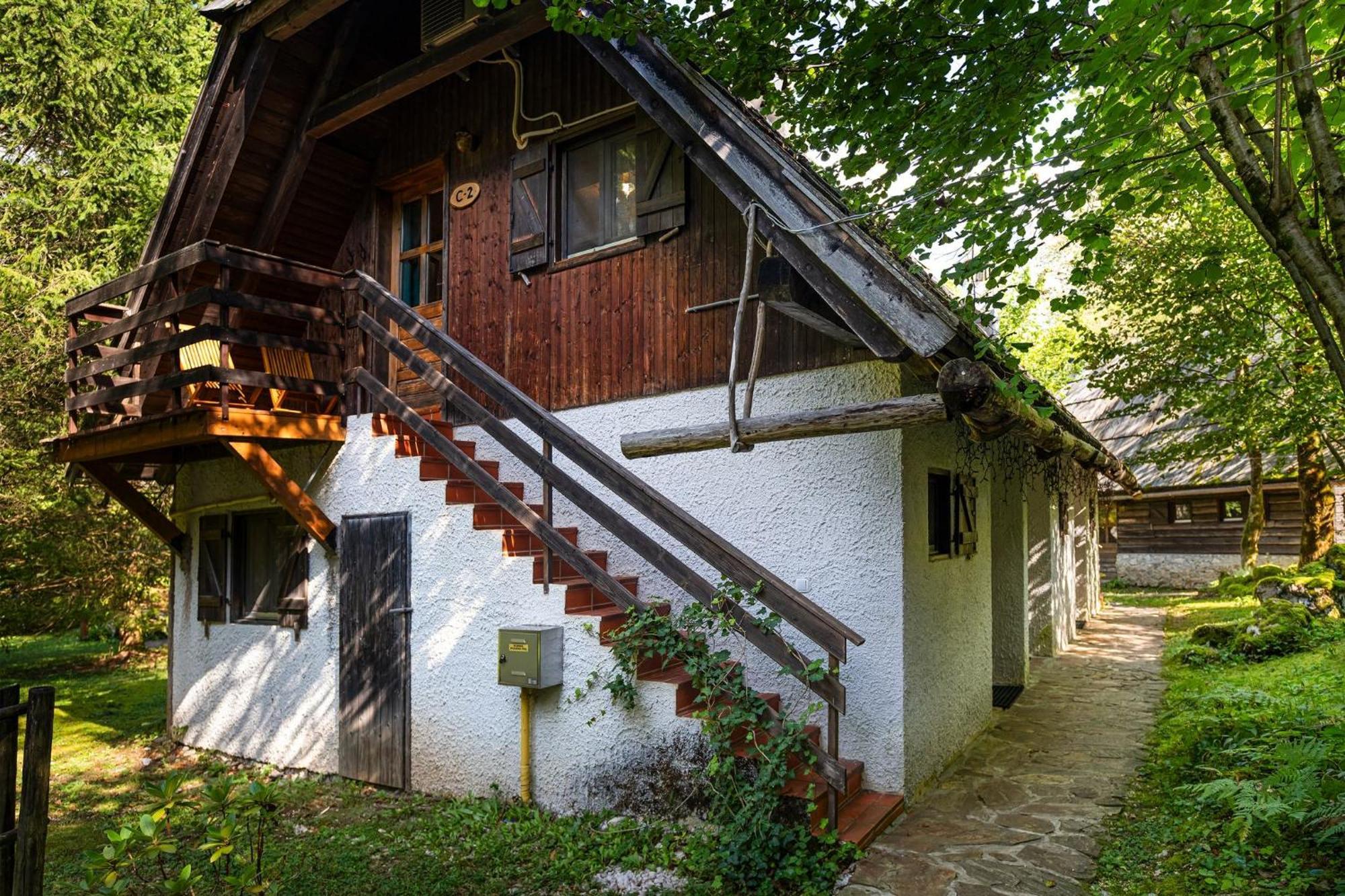 Pristava Lepena Village Exteriör bild