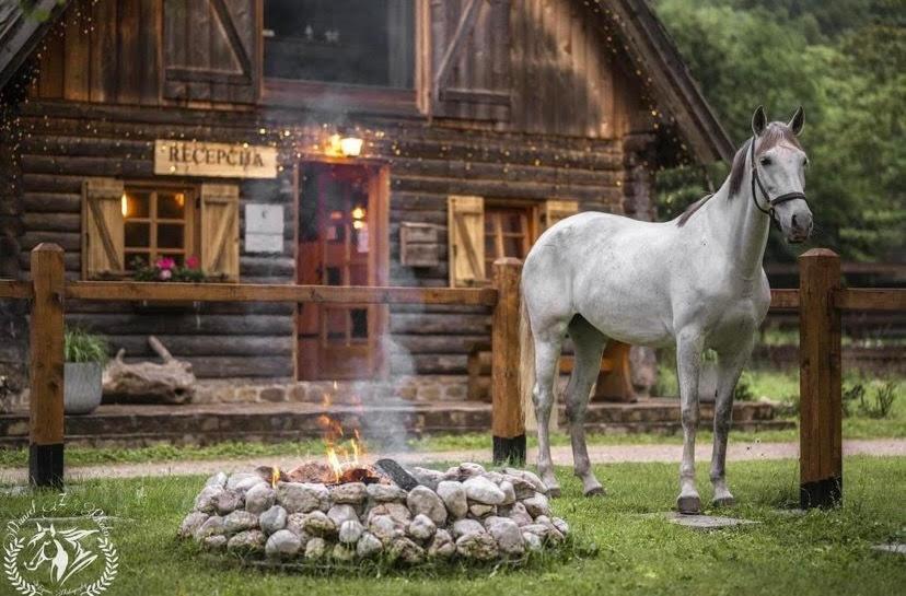Pristava Lepena Village Exteriör bild